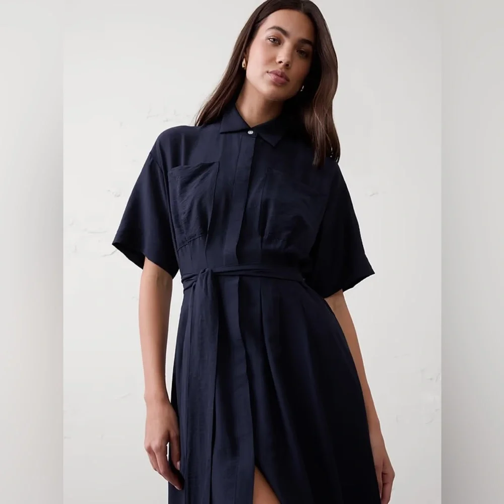 NWT! Banana Republic Navy Pleated Midi Shirtdress -  🎻